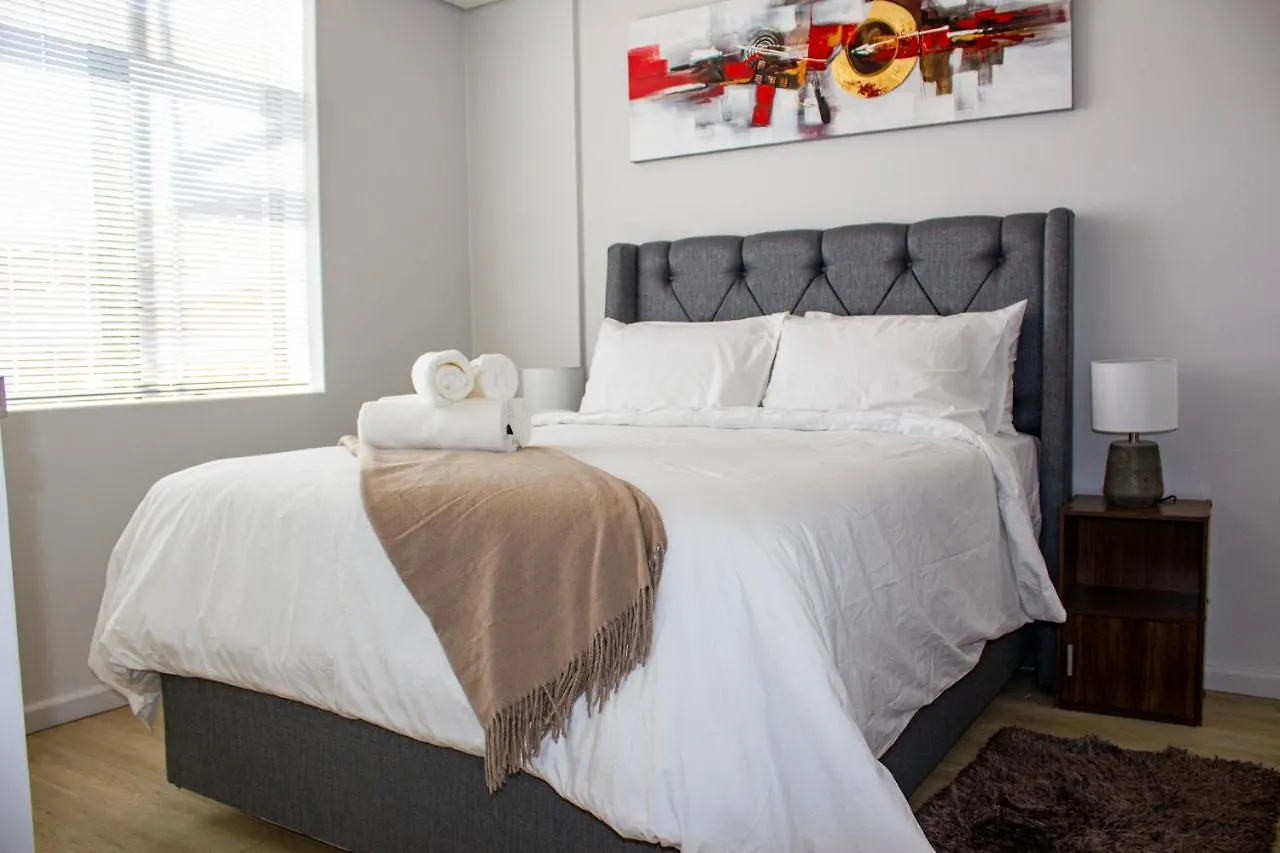Chic, Central, Family & Group Stay - Stylish 2 Ensuite Bedroom Apartment With Spacious Balcony Cape Town 0*,  South Africa