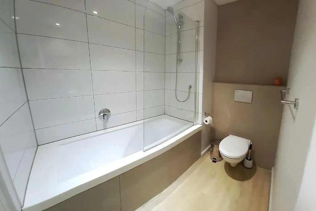 Chic, Central, Family & Group Stay - Stylish 2 Ensuite Bedroom Apartment With Spacious Balcony Cape Town 0*,  South Africa