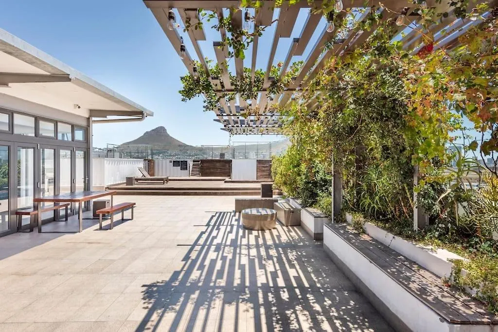 Chic, Central, Family & Group Stay - Stylish 2 Ensuite Bedroom Apartment With Spacious Balcony Cape Town