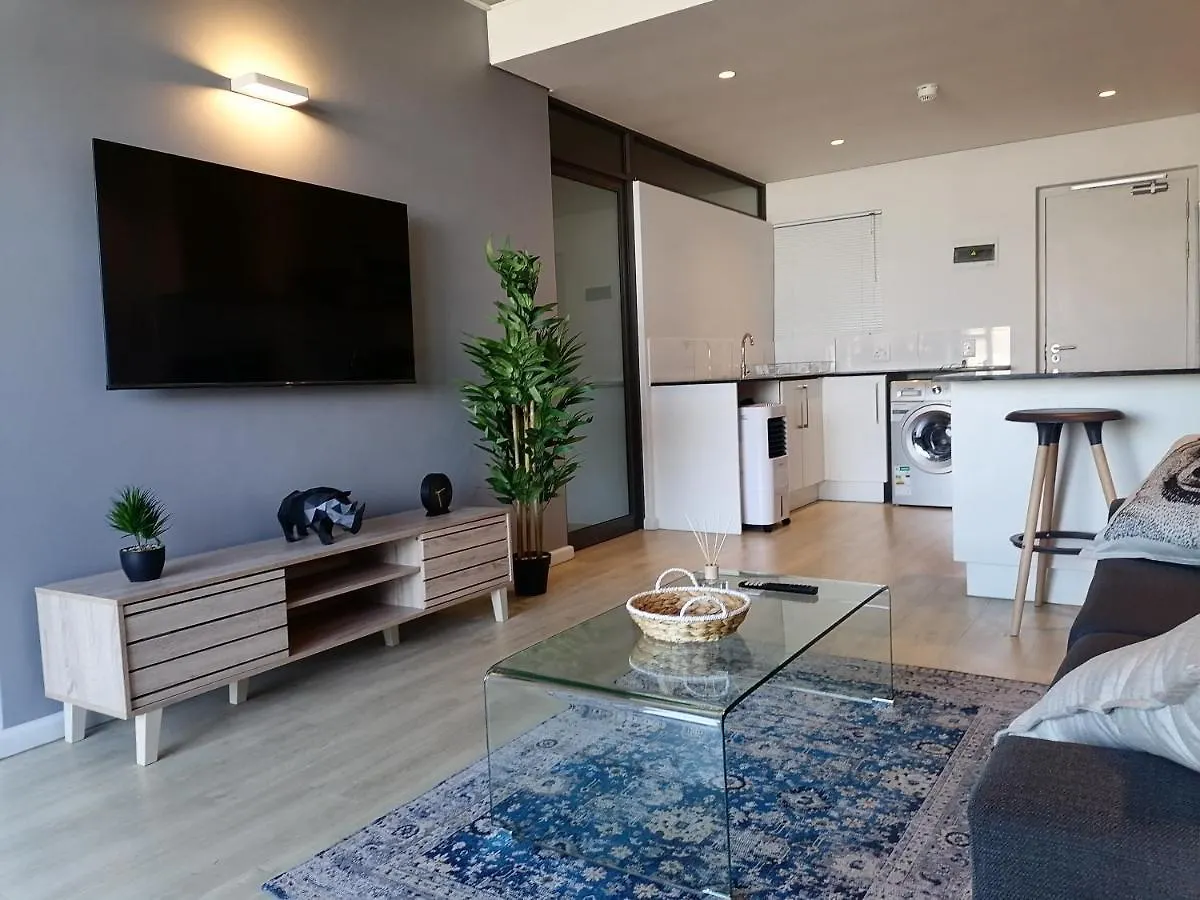 Chic, Central, Family & Group Stay - Stylish 2 Ensuite Bedroom Apartment With Spacious Balcony Kapstadt